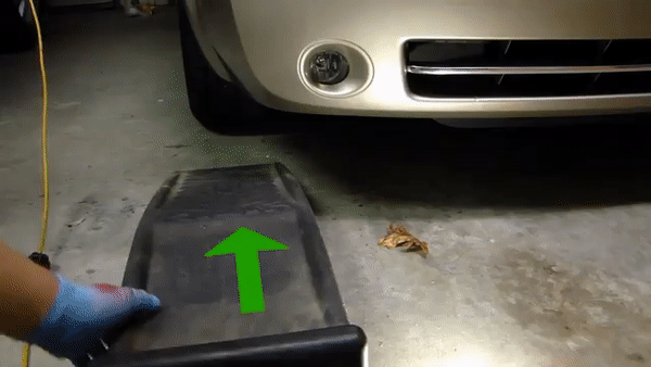 Đặt dốc nâng ô tô vào đúng vị trí