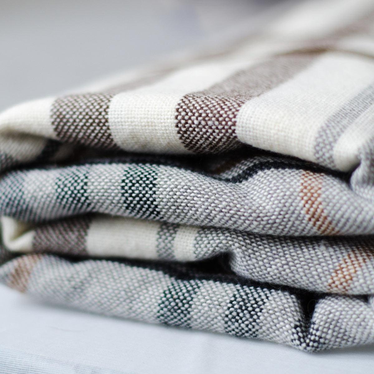 Những món đồ nên để trên xe ô tô vào ngày hè- Ảnh 2.