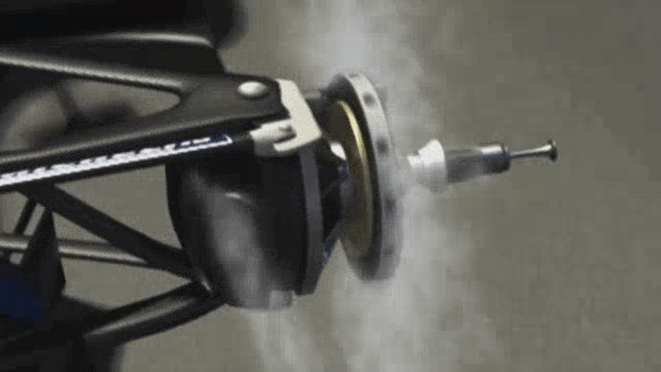 Hướng dẫn lái xe giúp tăng tuổi thọ của phanh- Ảnh 1.