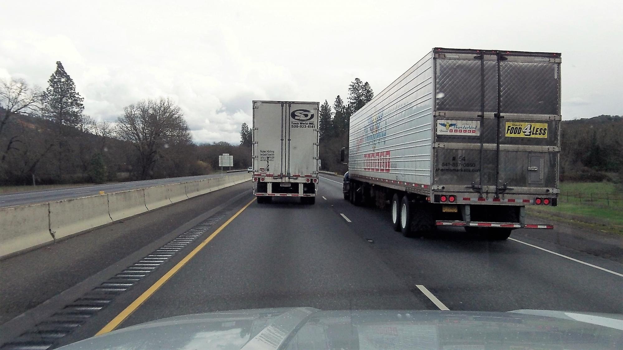 Những quy tắc bắt buộc phải nhớ khi tham gia giao thông- Ảnh 11.