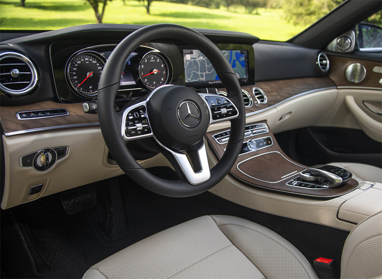 10 nội thất tiện nghi nhất trên xe sang - 8