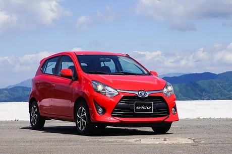 Toyota Wigo tại nhà máy điện Hòa Bình. Ảnh: Lương Dũng - Tiến Thành 