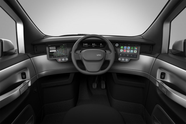 Màn hình tải được bản đồ, dịch vụ chơi nhạc. Ảnh: Uniti