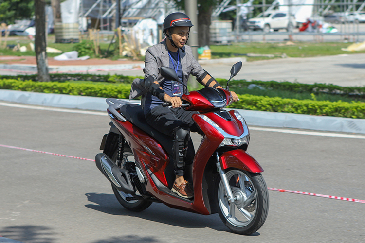 SH mới trong một buổi thử xe dành cho giới truyền thông tại Hà Nội. Ảnh: Lương Dũng