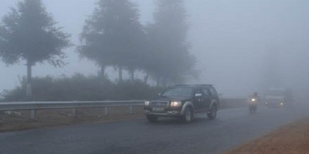 6 mẹo lái xe phòng tránh tai nạn trong thời tiết xấua