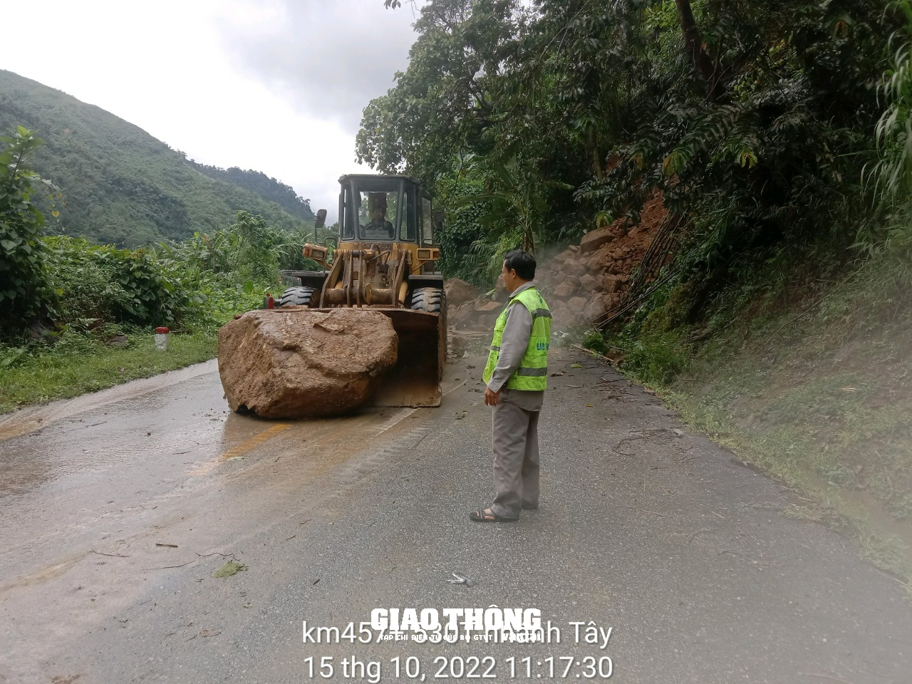 Sạt lở các tuyến đường trọng yếu ở Đà Nẵng, Quảng Nam: Kết quả khắc phục thế nào? - Ảnh 5. Sạt lở các tuyến đường trọng yếu ở Đà Nẵng, Quảng Nam: Kết quả khắc phục thế nào? - Ảnh 5.