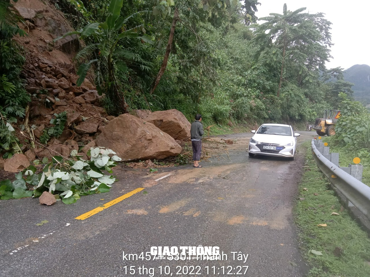 Sạt lở các tuyến đường trọng yếu ở Đà Nẵng, Quảng Nam: Kết quả khắc phục thế nào? - Ảnh 3. Sạt lở các tuyến đường trọng yếu ở Đà Nẵng, Quảng Nam: Kết quả khắc phục thế nào? - Ảnh 3.