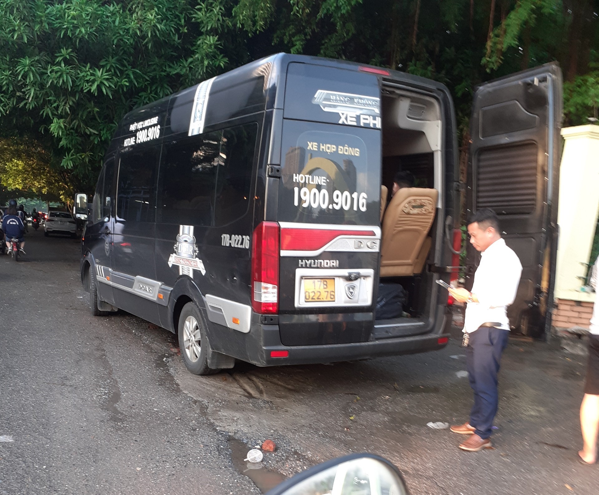 Bài cuối: Do buông lỏng kiểm tra, xử lý xe Limousine trá hình xe hợp đồng - Ảnh 1. Bài cuối: Do buông lỏng kiểm tra, xử lý xe Limousine trá hình xe hợp đồng - Ảnh 1.