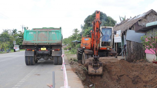 Điểm danh các nhà thầu thi công "rùa bò" dự án QL1 qua Hậu Giang - Sóc Trăng - Ảnh 1.