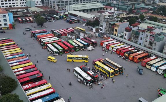 Hà Nội: Thu hồi phù hiệu hơn 1.500 phương tiện vận tải vi phạm tốc độ - Ảnh 1.