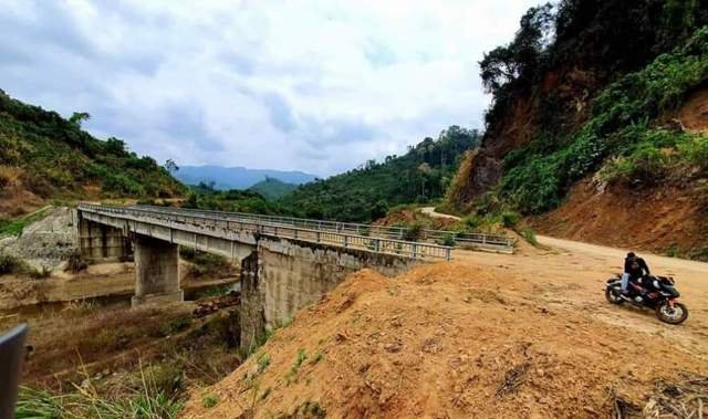 Bắt Giám đốc công ty do sai phạm xây dựng đường giao thông ở Quảng Nam - Ảnh 2. Bắt Giám đốc công ty do sai phạm xây dựng đường giao thông ở Quảng Nam - Ảnh 2.