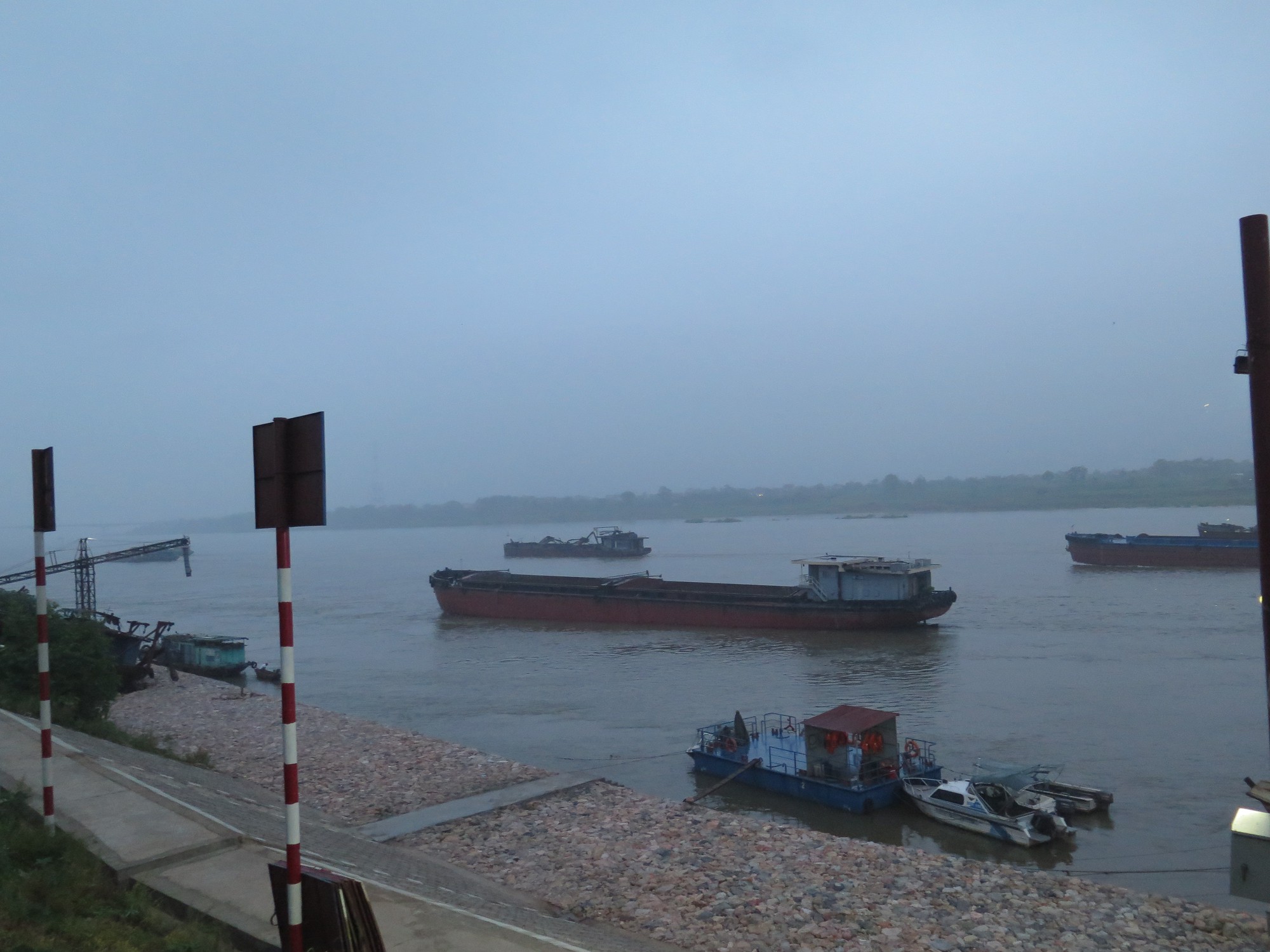 Những quy định mới về xử phạt vi phạm giao thông đường thủy, phương tiện thủy cần biết - Ảnh 1. Những quy định mới về xử phạt vi phạm giao thông đường thủy, phương tiện thủy cần biết - Ảnh 1.