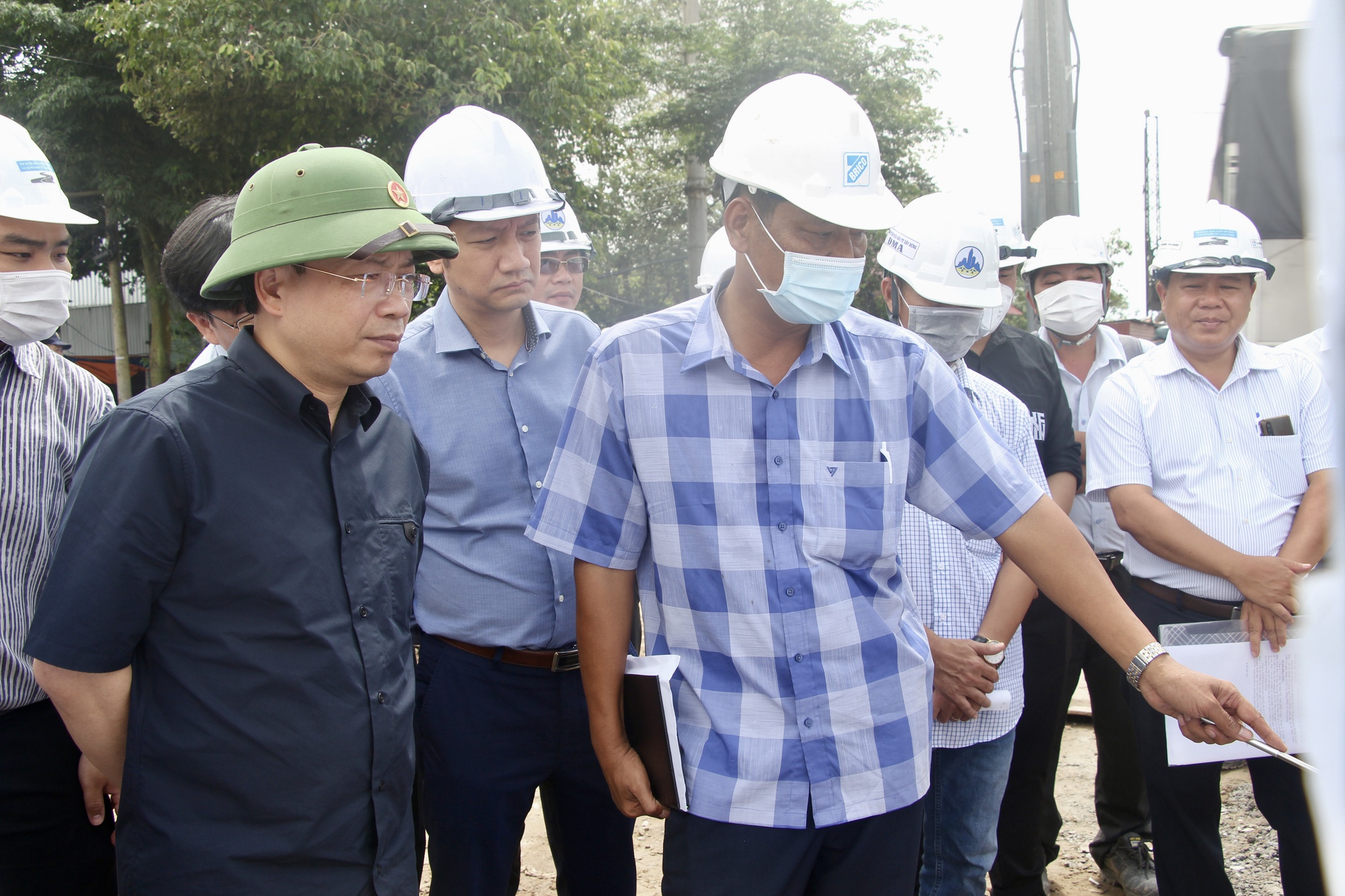 Thứ trưởng Nguyễn Duy Lâm: "Không chấp nhận nhà thầu thi công ì ạch tuyến tránh Long Xuyên" - Ảnh 1.