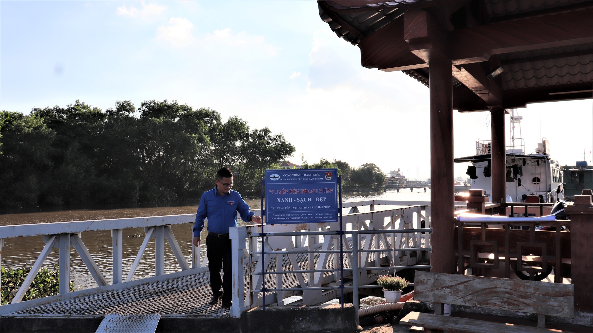 Tuổi trẻ GTVT chung tay xây dựng cầu cảng "Xanh - Sạch - Đẹp" - Ảnh 2.