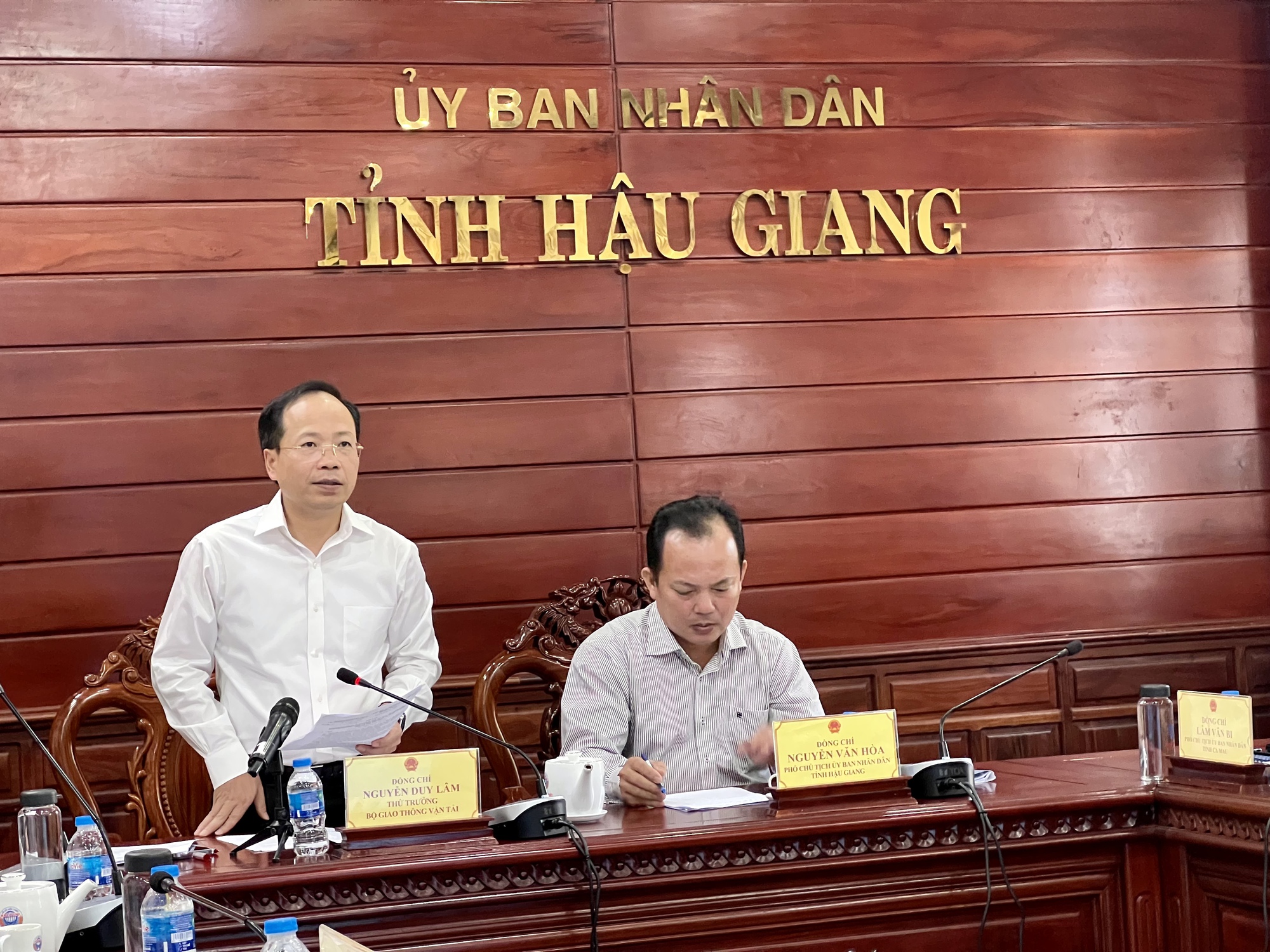 Gấp rút GPMB để kịp khởi công cao tốc Cần Thơ - Cà Mau cuối năm nay - Ảnh 1.