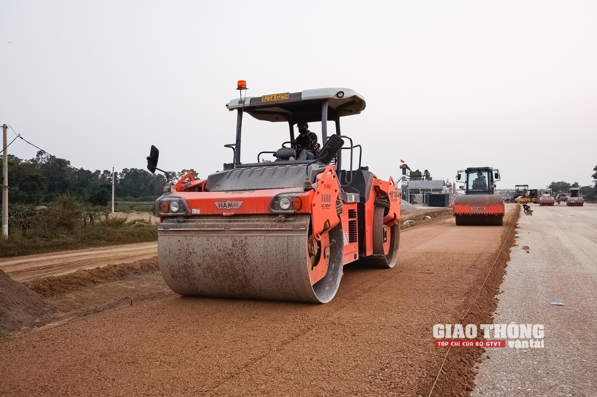 Chùm ảnh: Tận thấy các nhà thầu "dàn trận" thi công cao tốc Mai Sơn - QL45 - Ảnh 34. Chùm ảnh: Tận thấy các nhà thầu "dàn trận" thi công cao tốc Mai Sơn - QL45 - Ảnh 34.