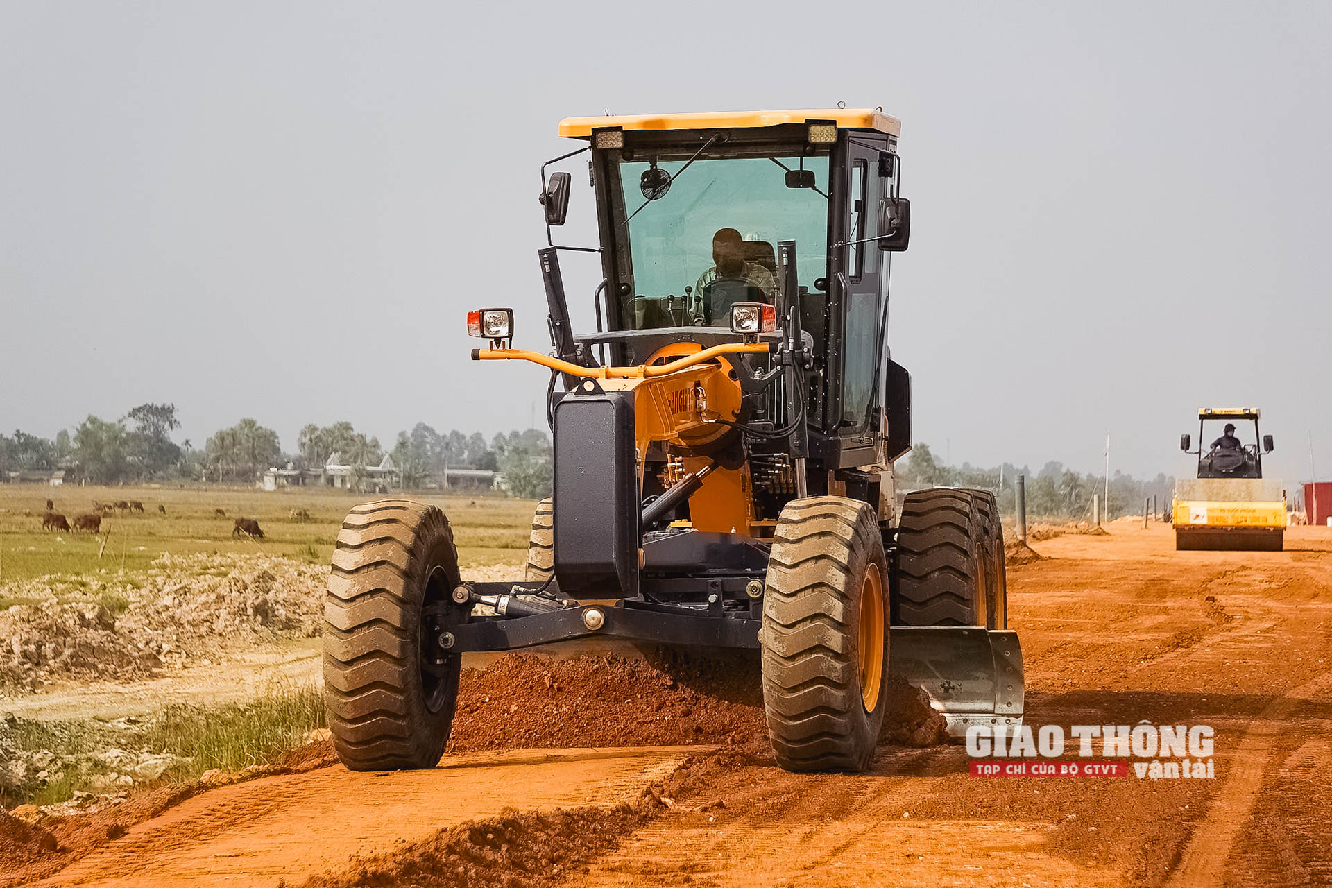 Phóng sự ảnh: Đua tiến độ thi công cao tốc Bắc - Nam qua Thanh Hóa - Ảnh 5.