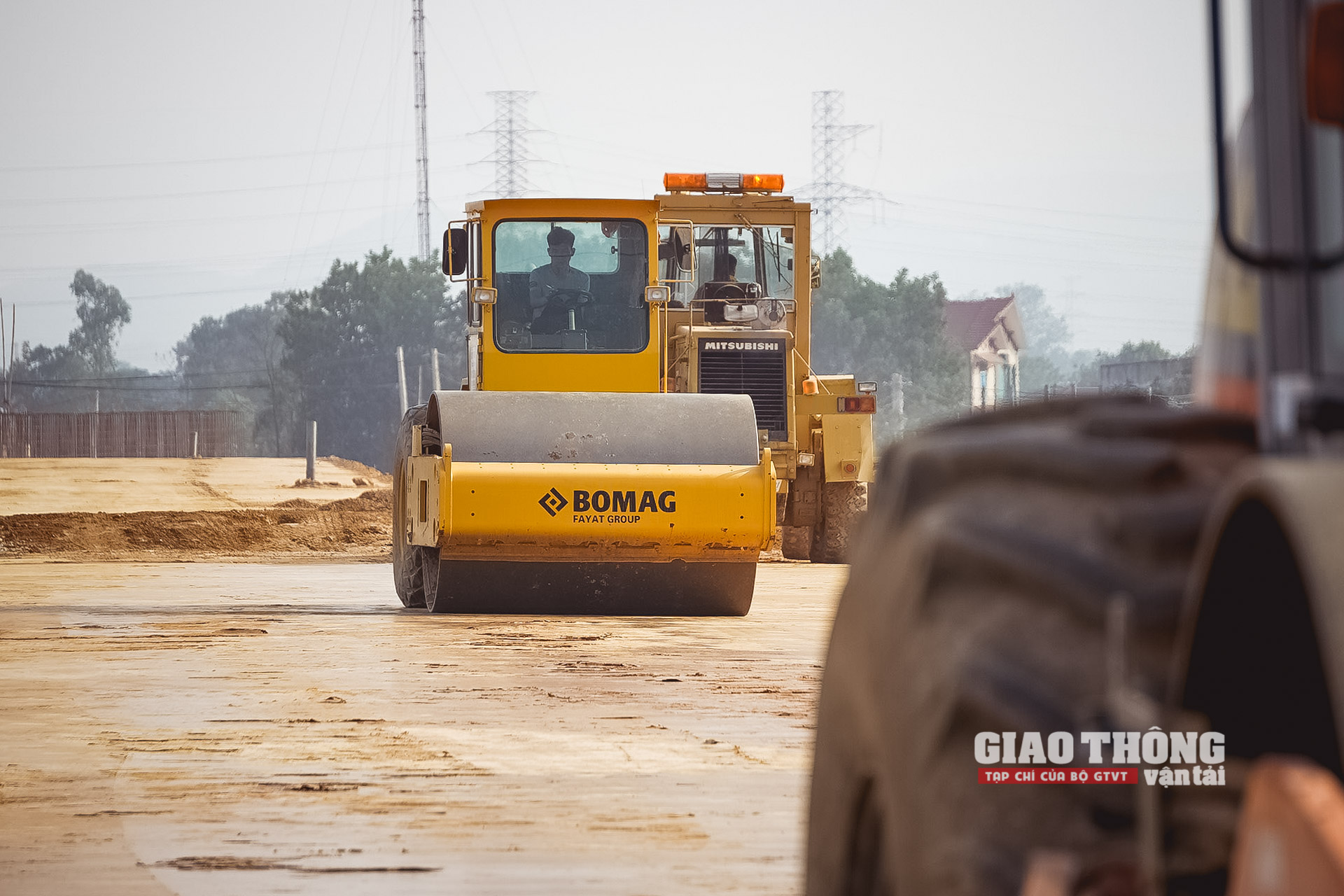 Phóng sự ảnh: Đua tiến độ thi công cao tốc Bắc - Nam qua Thanh Hóa - Ảnh 13.