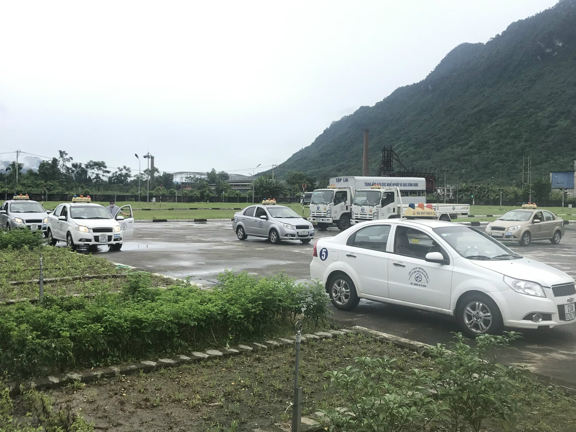 "Dở khóc, dở cười" với học lái xe theo DAT – kỳ 3: Nhà cung cấp thiết bị nói gì? - Ảnh 1. "Dở khóc, dở cười" với học lái xe theo DAT – kỳ 3: Nhà cung cấp thiết bị nói gì? - Ảnh 1.