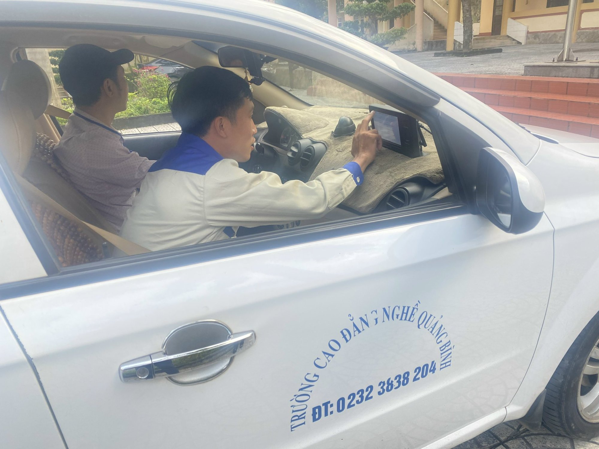 "Dở khóc, dở cười" với học lái xe theo DAT – kỳ 3: Nhà cung cấp thiết bị nói gì? - Ảnh 2. "Dở khóc, dở cười" với học lái xe theo DAT – kỳ 3: Nhà cung cấp thiết bị nói gì? - Ảnh 2.