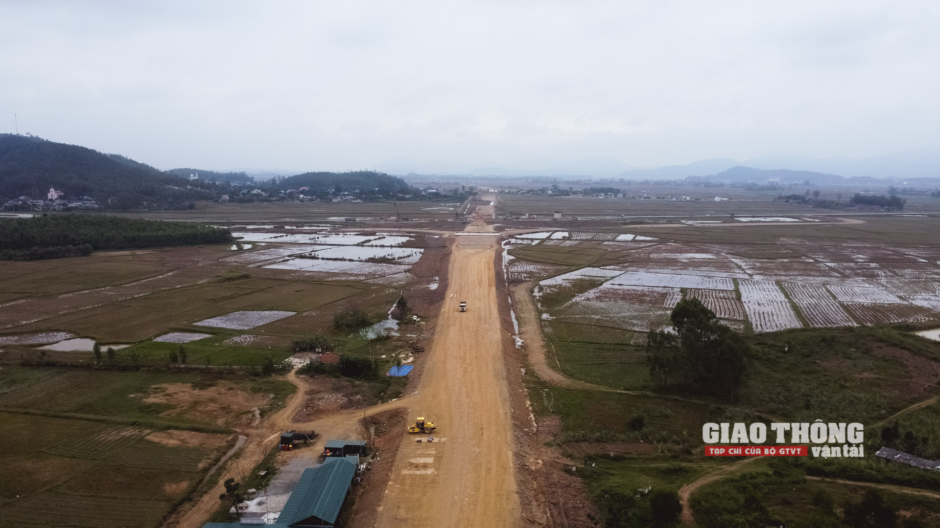 Phóng sự ảnh: Khởi sắc công trường cao tốc Diễn Châu - Bãi Vọt - Ảnh 15.