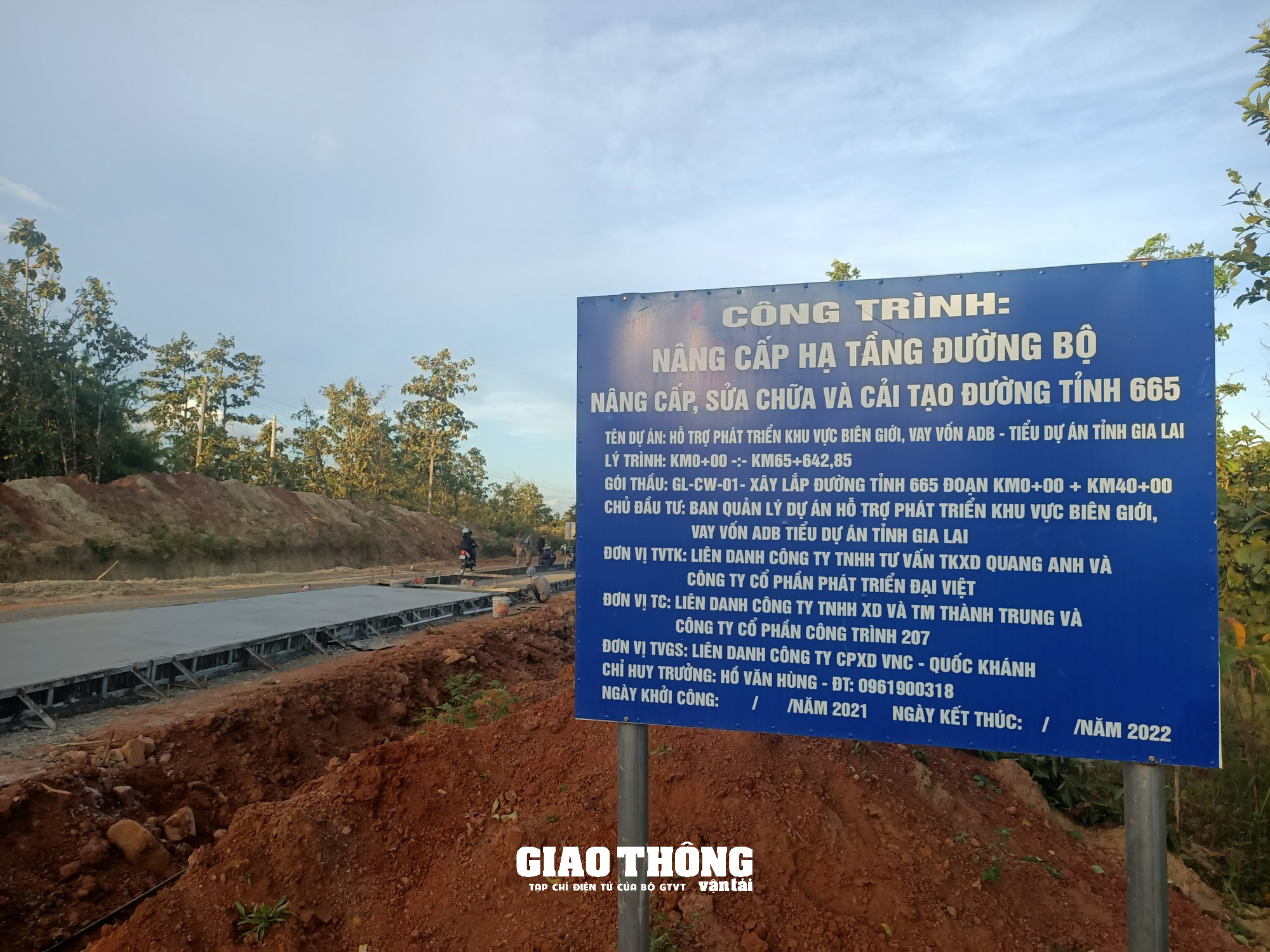 Thi công đường ĐT665 ở Gia Lai: Nhà thầu "ngó lơ" biện pháp đảm bảo ATGT - Ảnh 4.