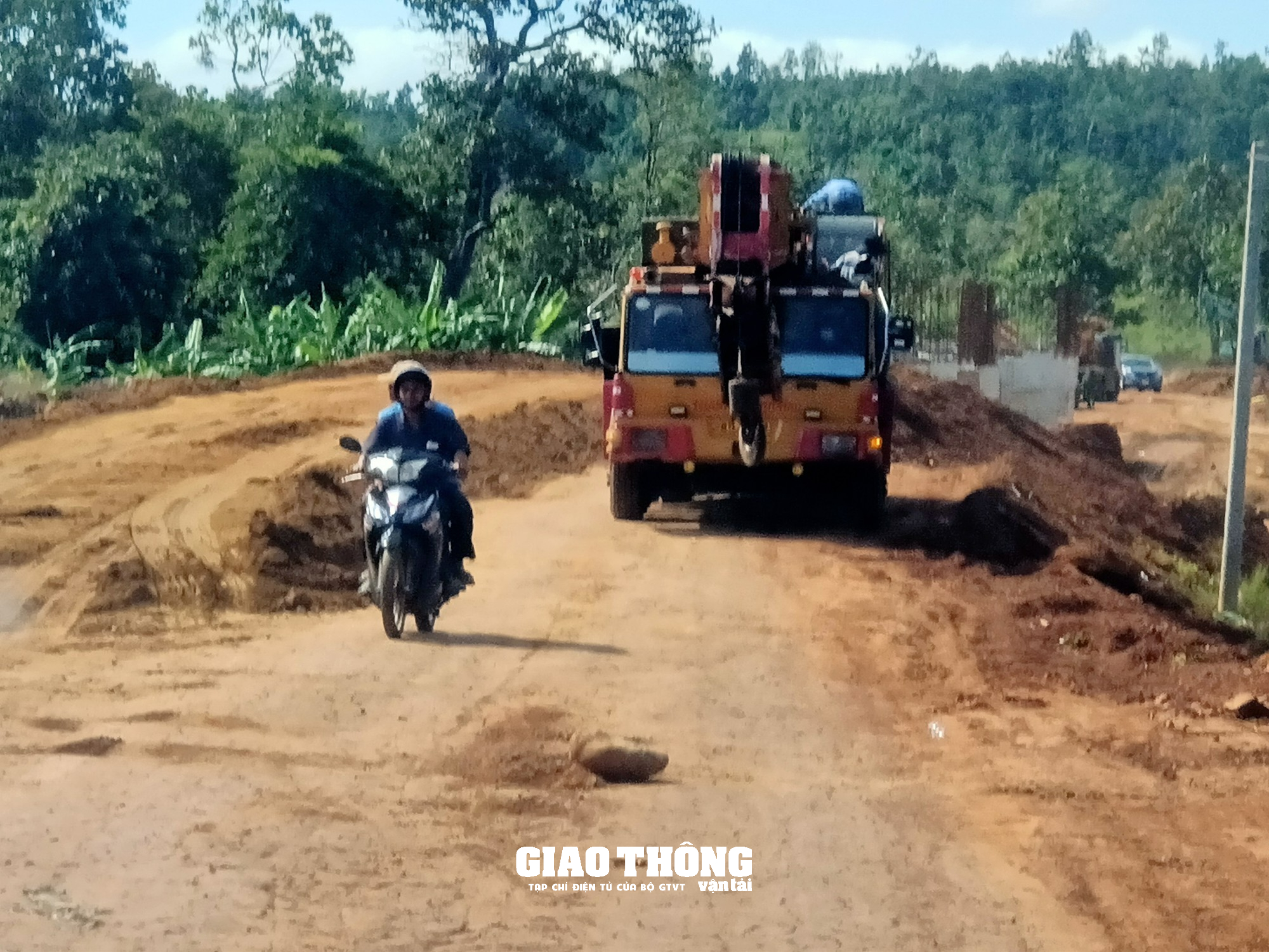 Thi công đường ĐT665 ở Gia Lai: Nhà thầu "ngó lơ" biện pháp đảm bảo ATGT - Ảnh 11.