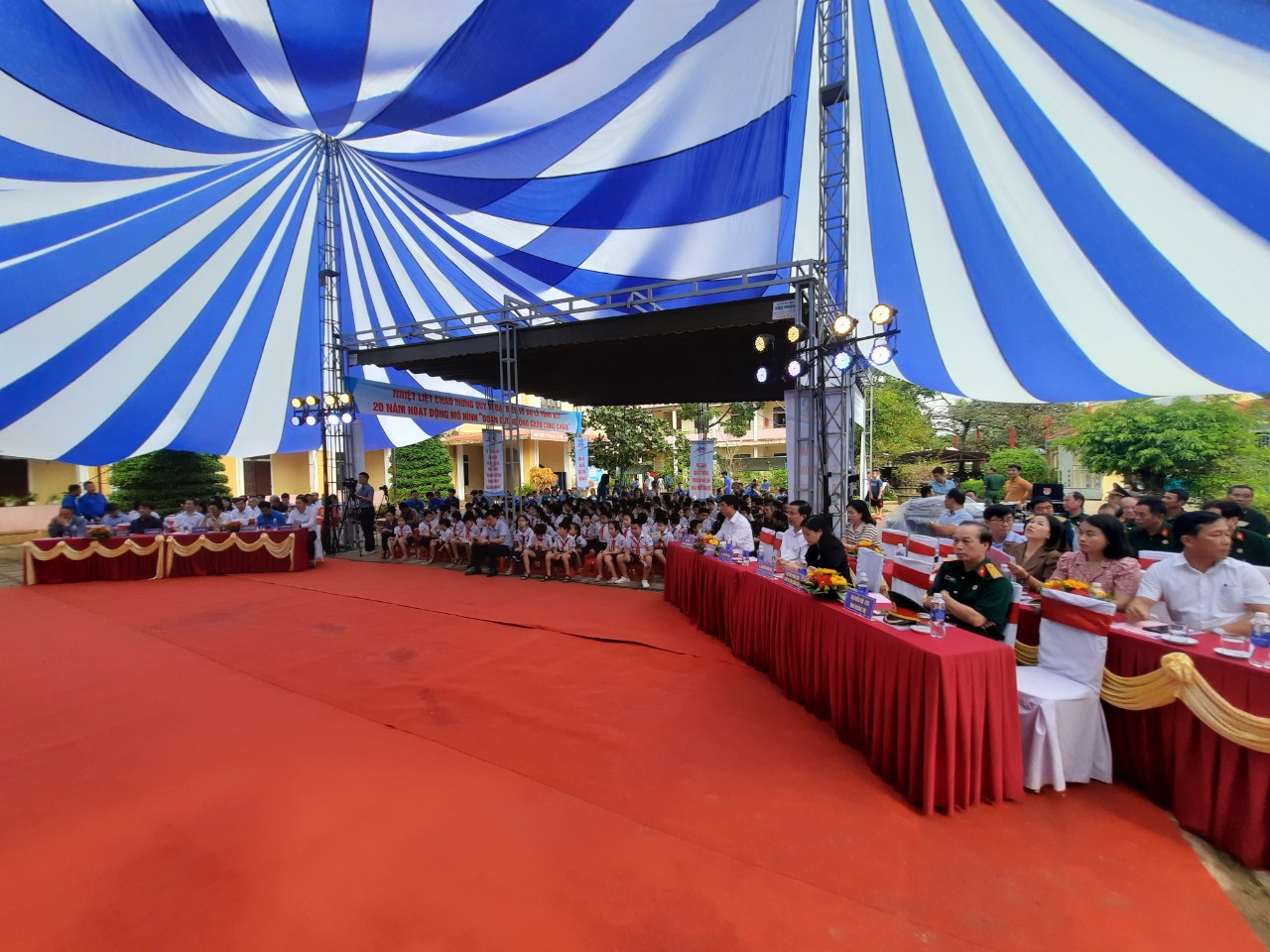 Dấu ấn 20 năm "Đoạn đường ông cháu cùng chăm" - Ảnh 1.