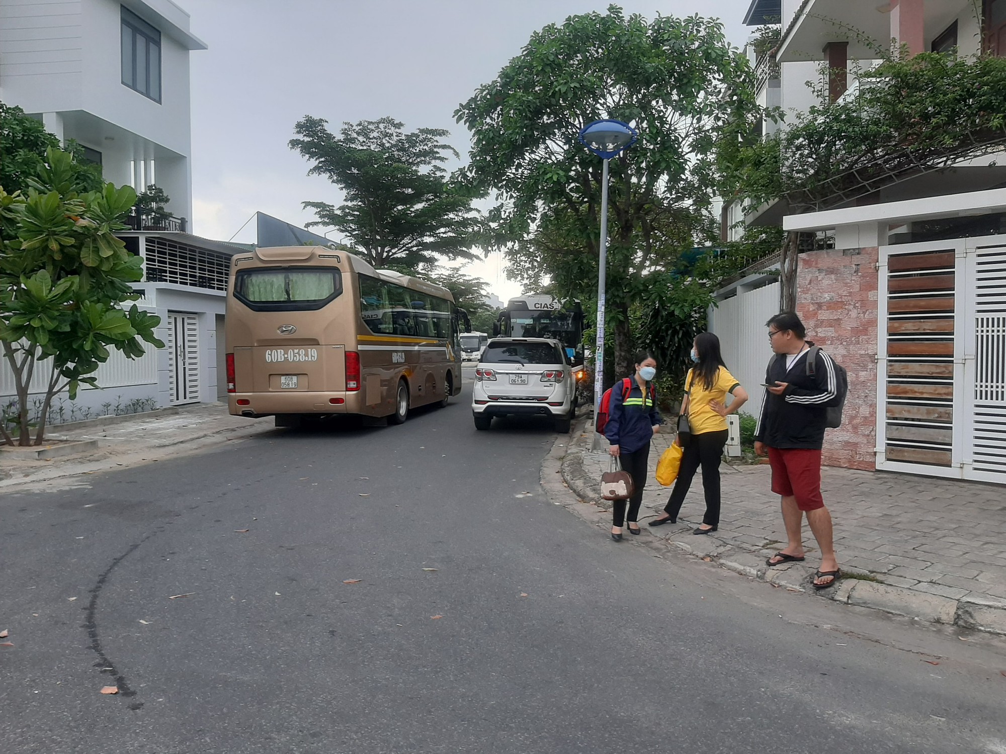 Nha Trang kiến nghị xử lý hoạt động bãi đỗ xe không phép - Ảnh 2. Nha Trang kiến nghị xử lý hoạt động bãi đỗ xe không phép - Ảnh 2.