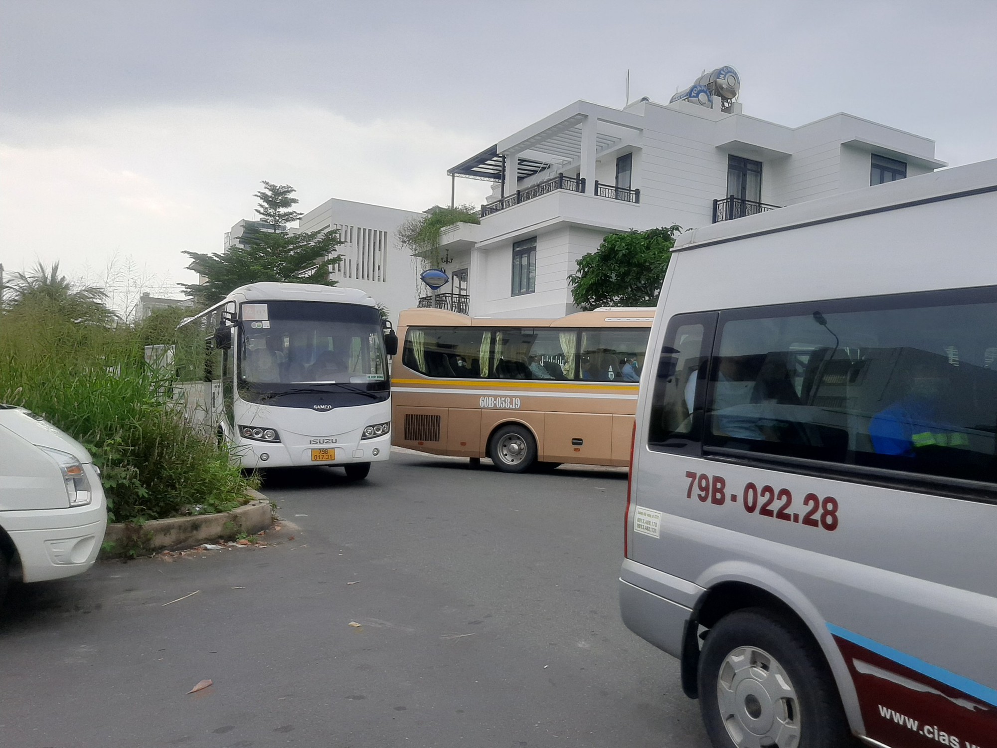 Nha Trang kiến nghị xử lý hoạt động bãi đỗ xe không phép - Ảnh 3. Nha Trang kiến nghị xử lý hoạt động bãi đỗ xe không phép - Ảnh 3.