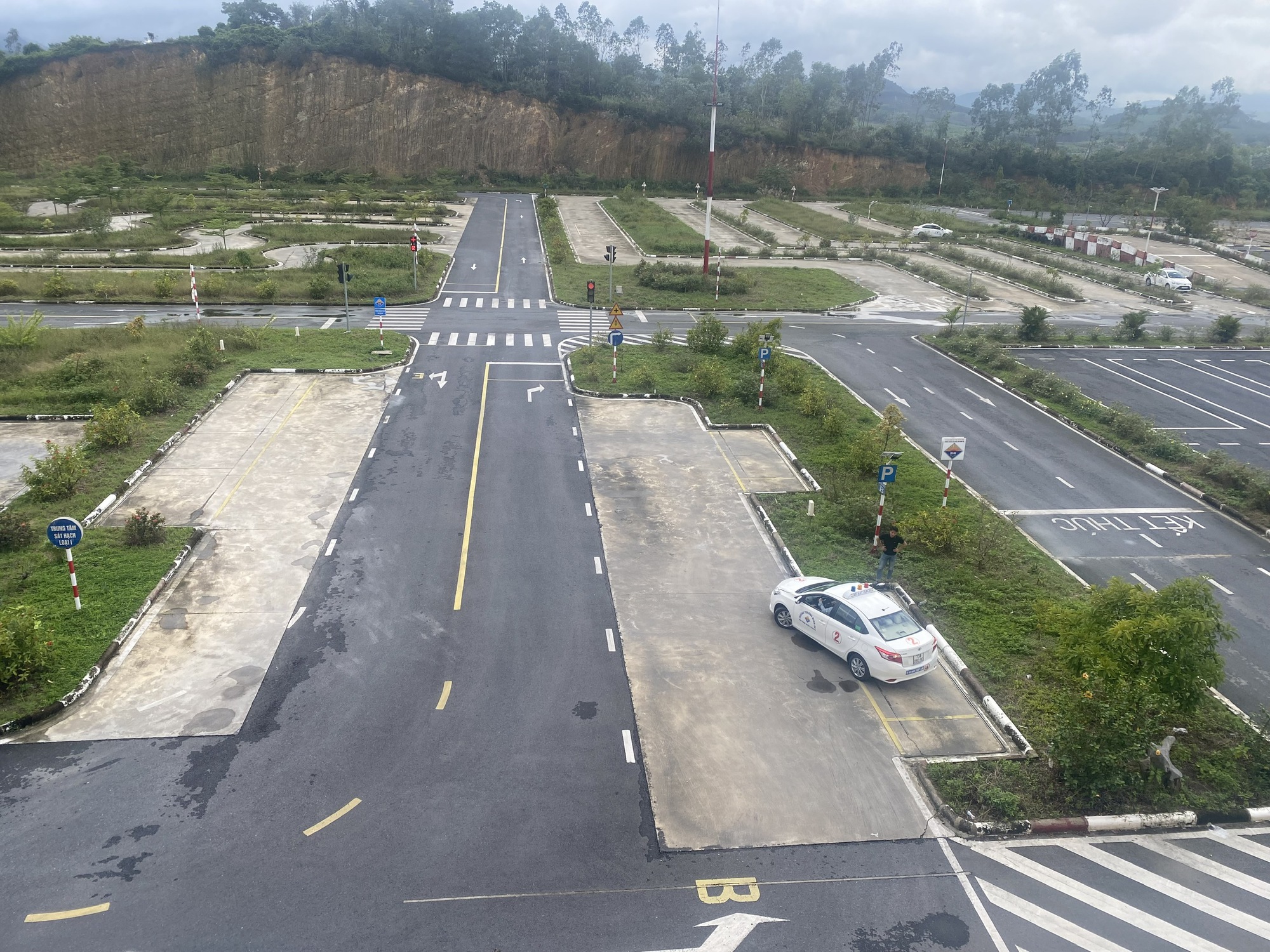 "Dở khóc, dở cười" với học lái xe theo DAT – kỳ cuối: Trách nhiệm thuộc về ai?   - Ảnh 3.