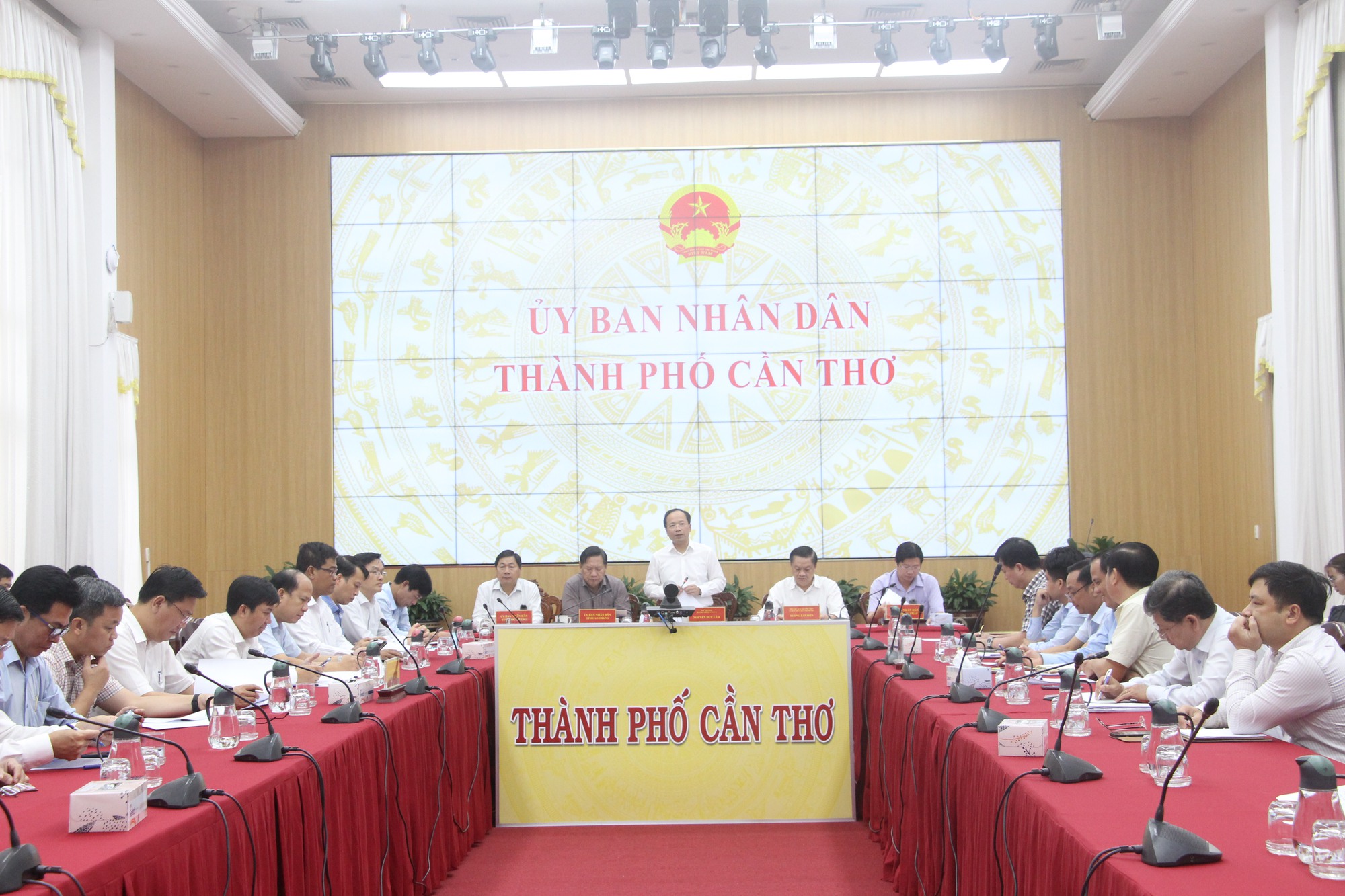 Chuẩn bị bàn giao toàn bộ cọc GPMB cao tốc Châu Đốc - Cần Thơ - Sóc Trăng qua Hậu Giang - Ảnh 2.