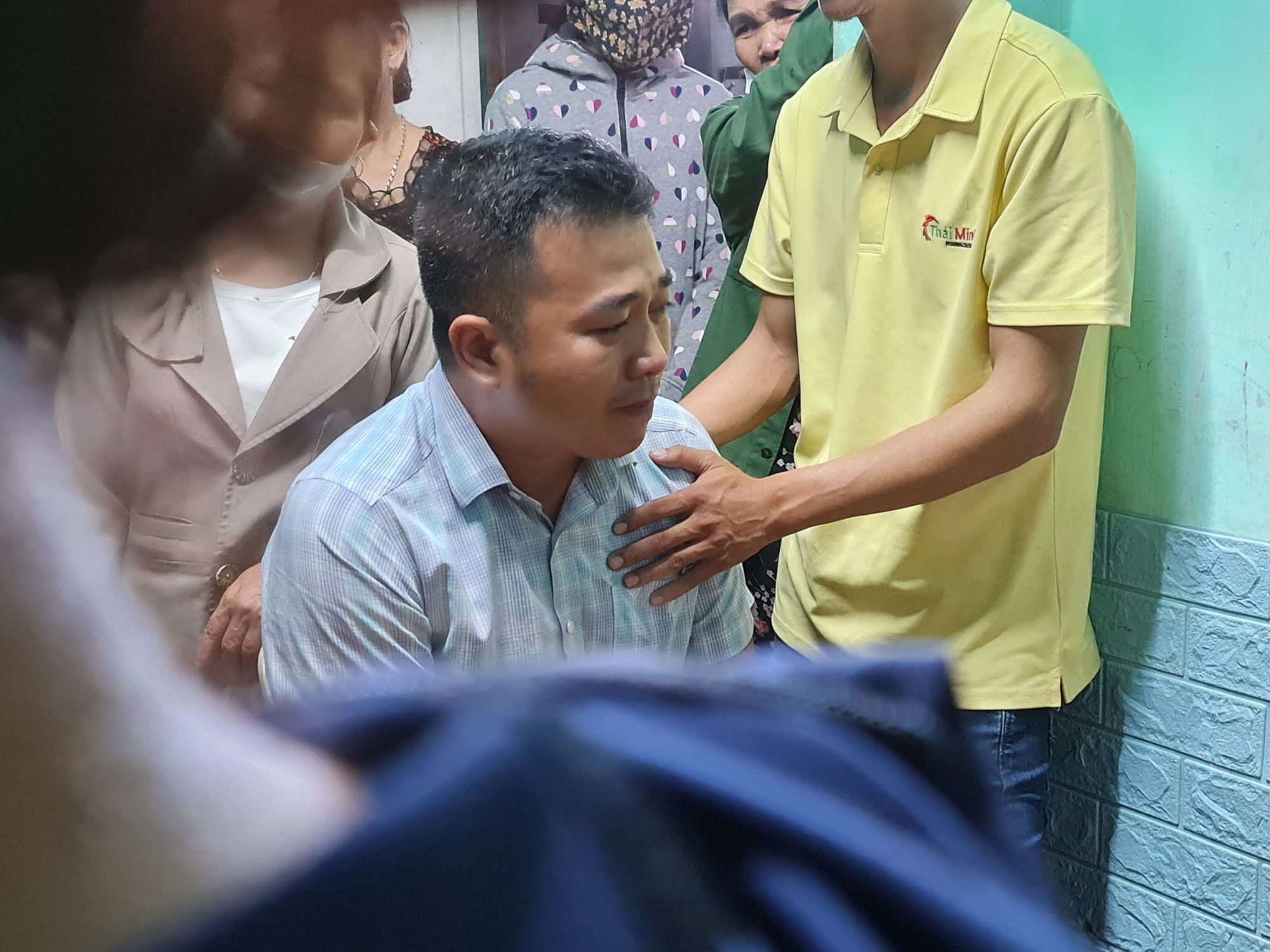 Nước mắt người ở lại sau vụ TNGT khiến 4 mẹ con ở Huế tử vong - Ảnh 1.