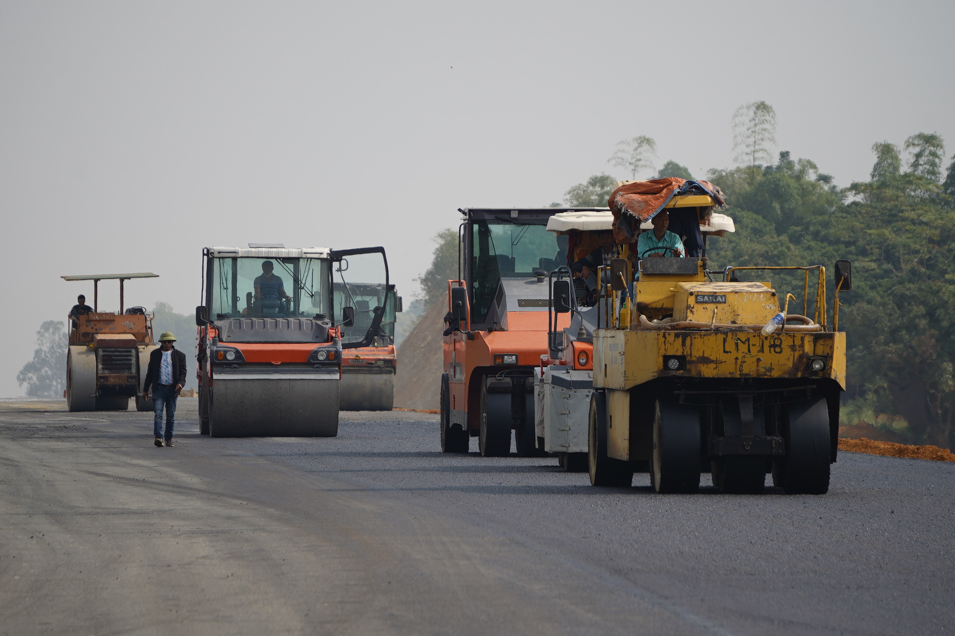 Bộ GTVT nghiêm cấm các hành vi không minh bạch trong chọn thầu cao tốc Bắc - Nam - Ảnh 1.
