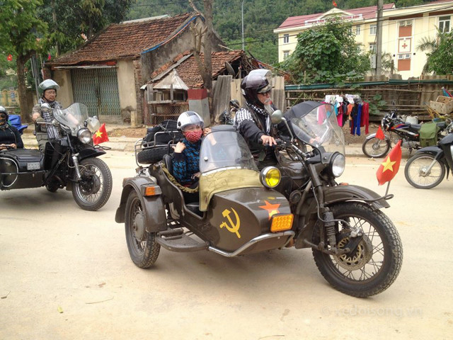 Cụ ông 86 tuổi vẫn rong ruổi các cung đường Tây Bắc bằng “xế cổ” - Ảnh 3.