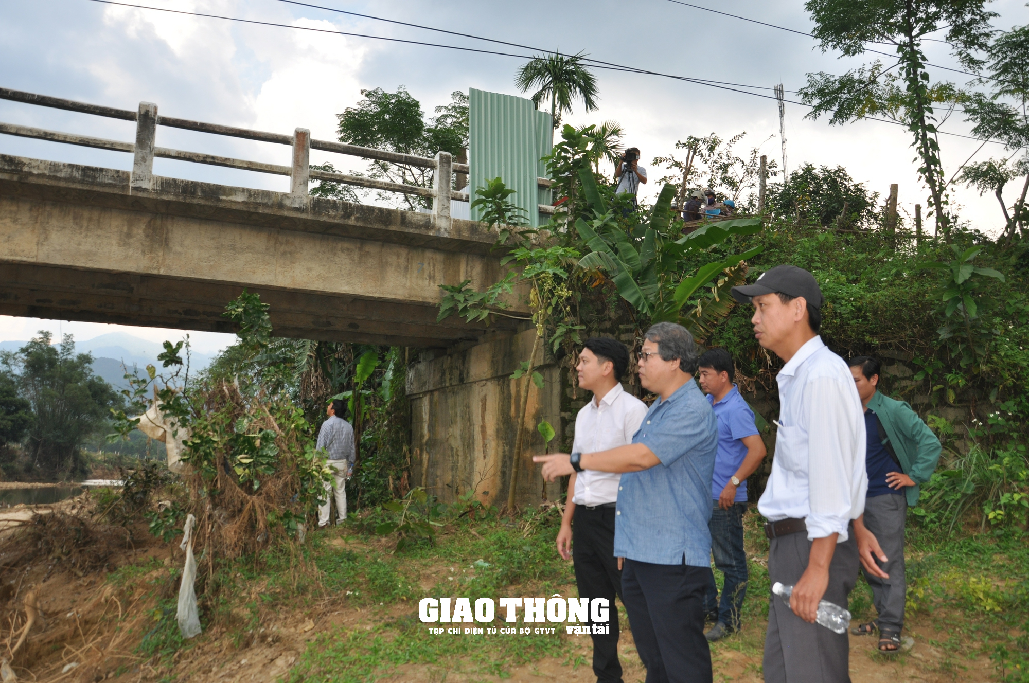 Công trình cầu bất ngờ sụp lún ở Quảng Nam: Khắc phục, đảm bảo giao thông thế nào? - Ảnh 13. Công trình cầu bất ngờ sụp lún ở Quảng Nam: Khắc phục, đảm bảo giao thông thế nào? - Ảnh 13.