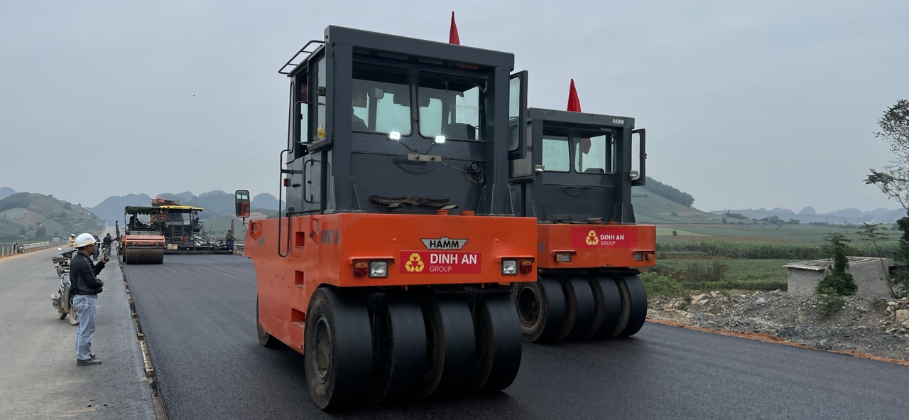 Một nhà thầu cam kết hoàn thành đúng tiến độ 4 dự án cao tốc Bắc - Nam - Ảnh 3. Một nhà thầu cam kết hoàn thành đúng tiến độ 4 dự án cao tốc Bắc - Nam - Ảnh 3.