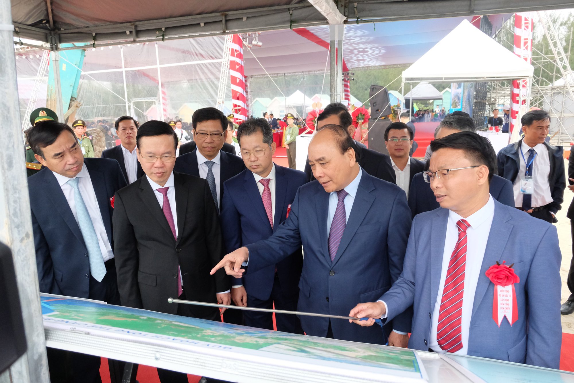 Chủ tịch nước Nguyễn Xuân Phúc: Cảng Liên Chiểu sẽ là điểm sáng tạo bứt phá" - Ảnh 1.