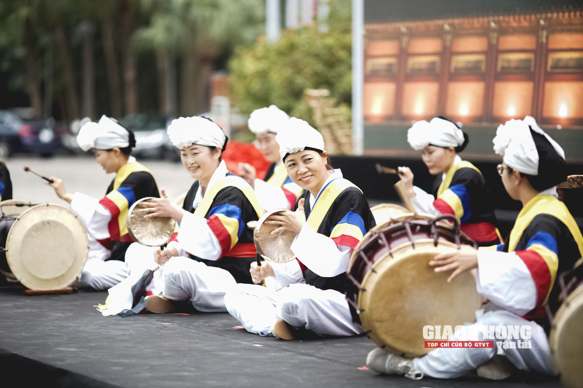 Ảnh: Trải nghiệm cuộc sống đời thường Hàn Quốc ngay tại Thủ đô Hà Nội - Ảnh 3.