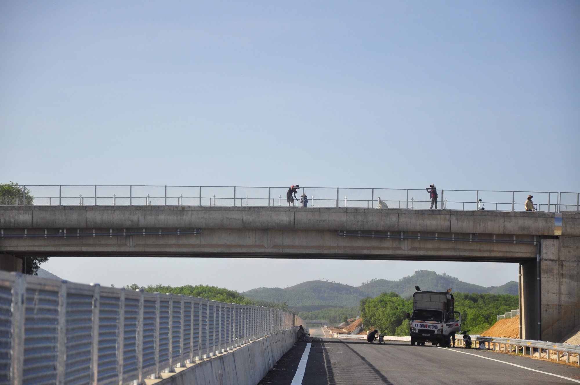 Cận cảnh dự án cao tốc 7.669 tỷ đồng nối Quảng Trị - Huế chuẩn bị đưa vào khai thác - Ảnh 8.