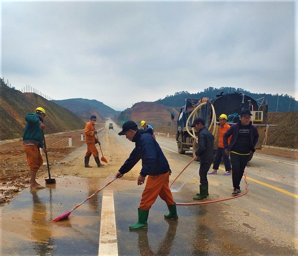 Cận cảnh dự án cao tốc 7.669 tỷ đồng nối Quảng Trị - Huế chuẩn bị đưa vào khai thác - Ảnh 10.