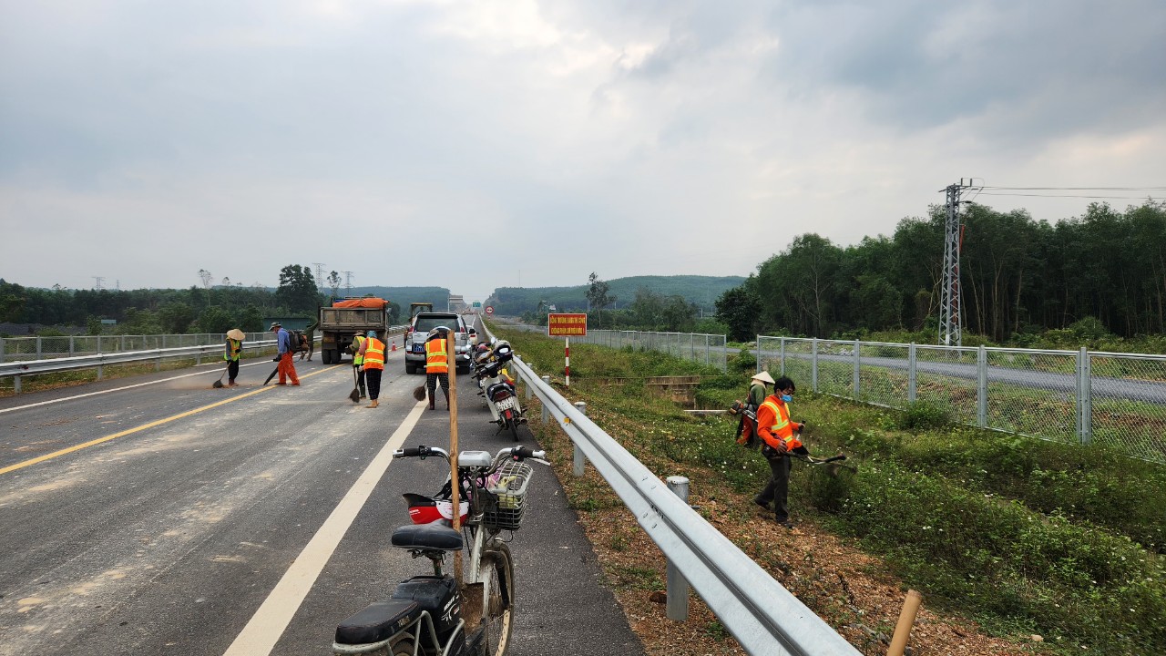 Cận cảnh dự án cao tốc 7.669 tỷ đồng nối Quảng Trị - Huế chuẩn bị đưa vào khai thác - Ảnh 6.