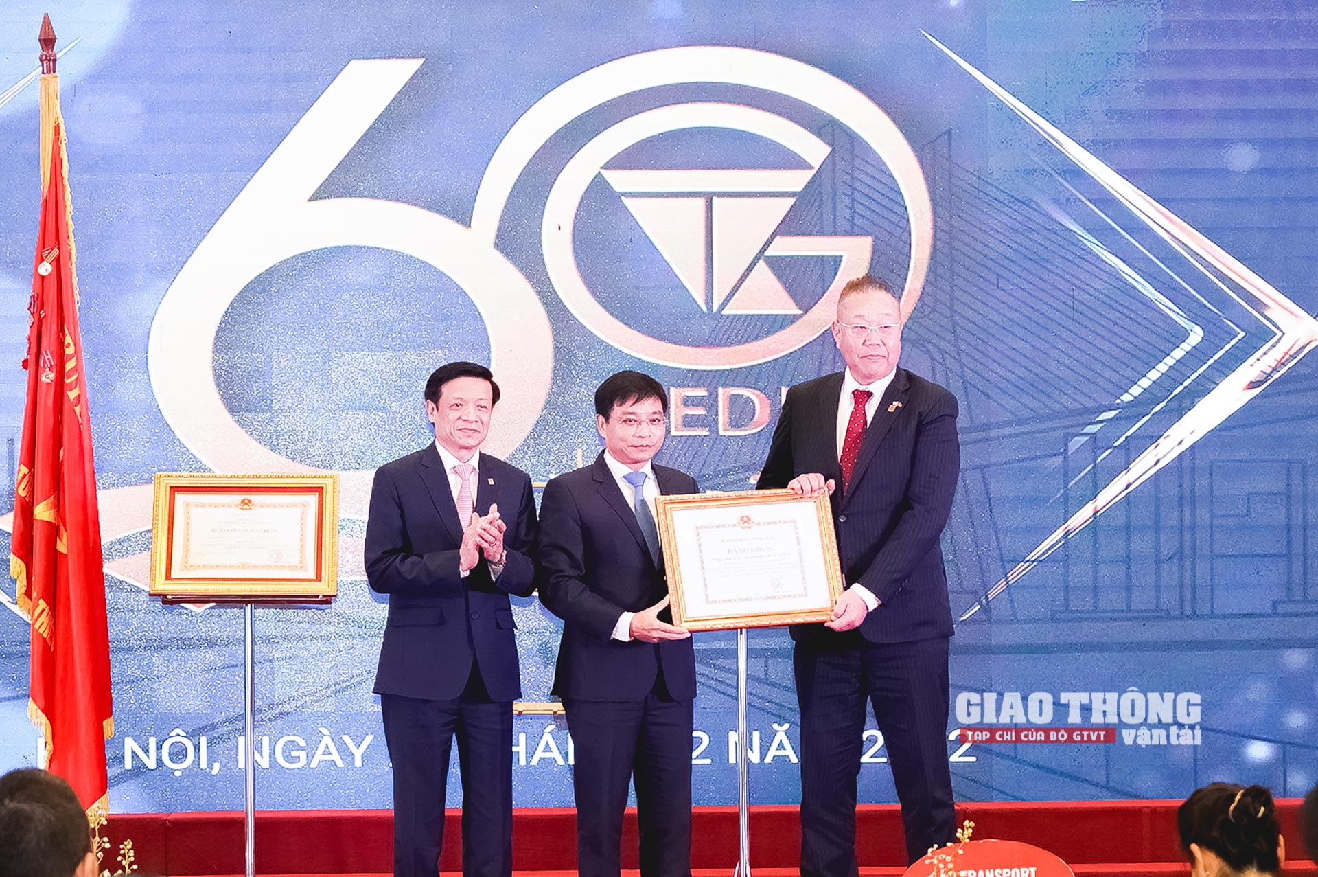 TEDI đón nhận Huân chương Lao động hạng Ba - Ảnh 6. TEDI đón nhận Huân chương Lao động hạng Ba - Ảnh 6.