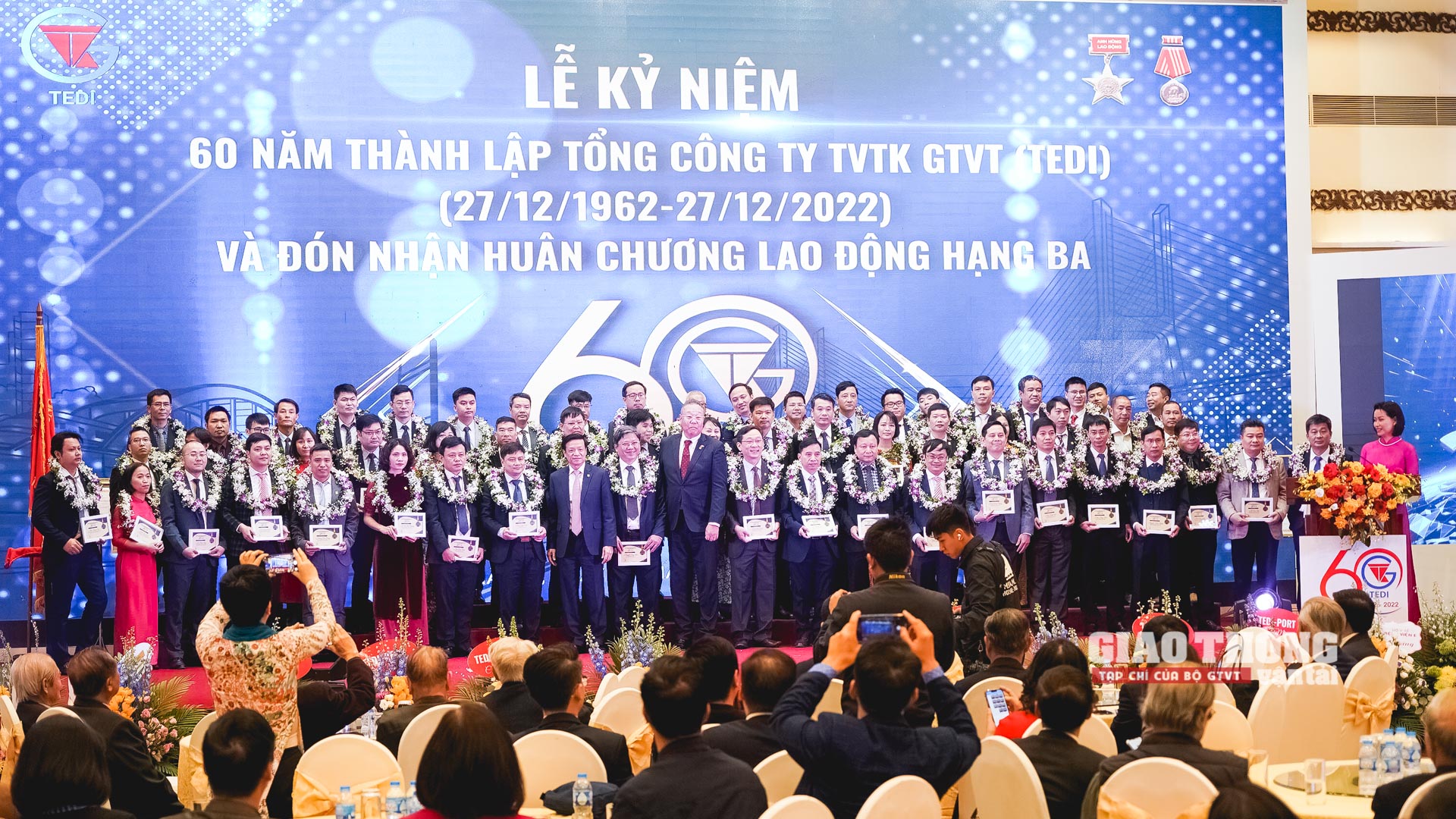 TEDI đón nhận Huân chương Lao động hạng Ba - Ảnh 9. TEDI đón nhận Huân chương Lao động hạng Ba - Ảnh 9.