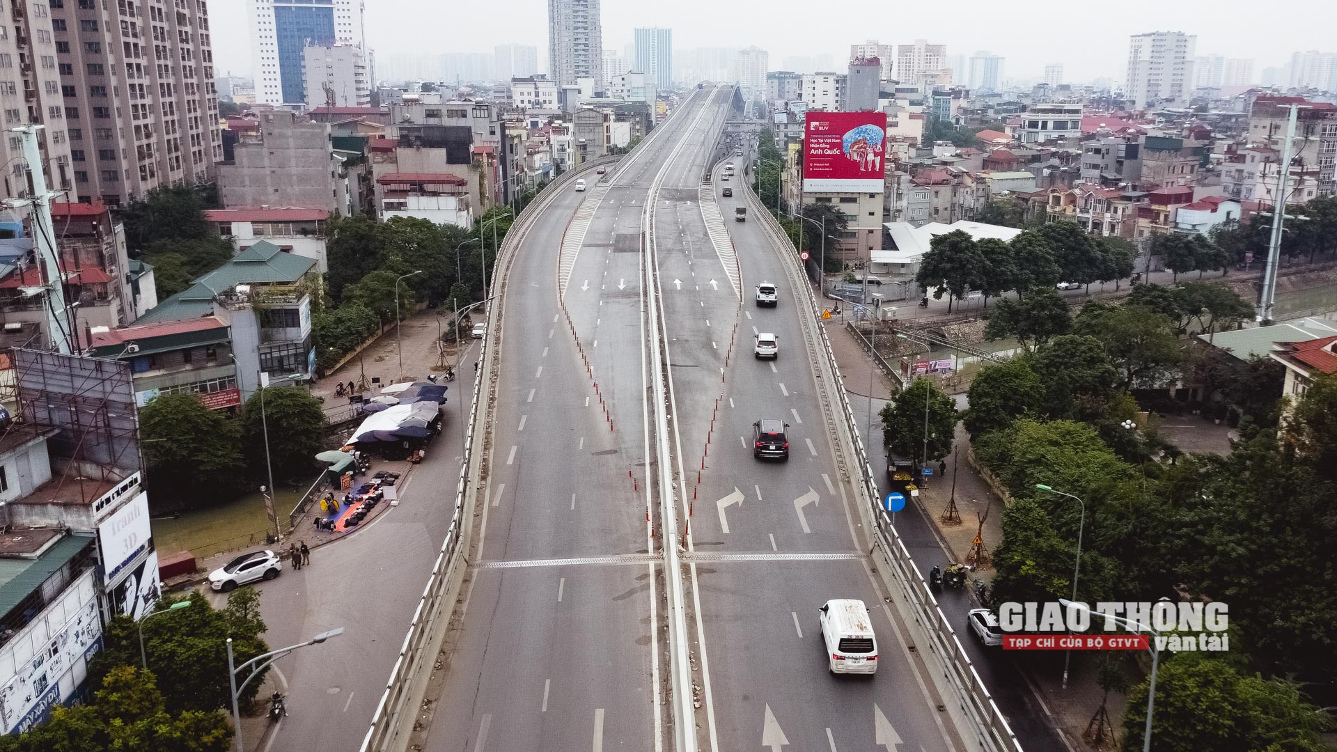 Ảnh: Xem 2 nhà thầu lớn làm đường trên cao đẹp nhất Hà Nội - Ảnh 12. Ảnh: Xem 2 nhà thầu lớn làm đường trên cao đẹp nhất Hà Nội - Ảnh 12.