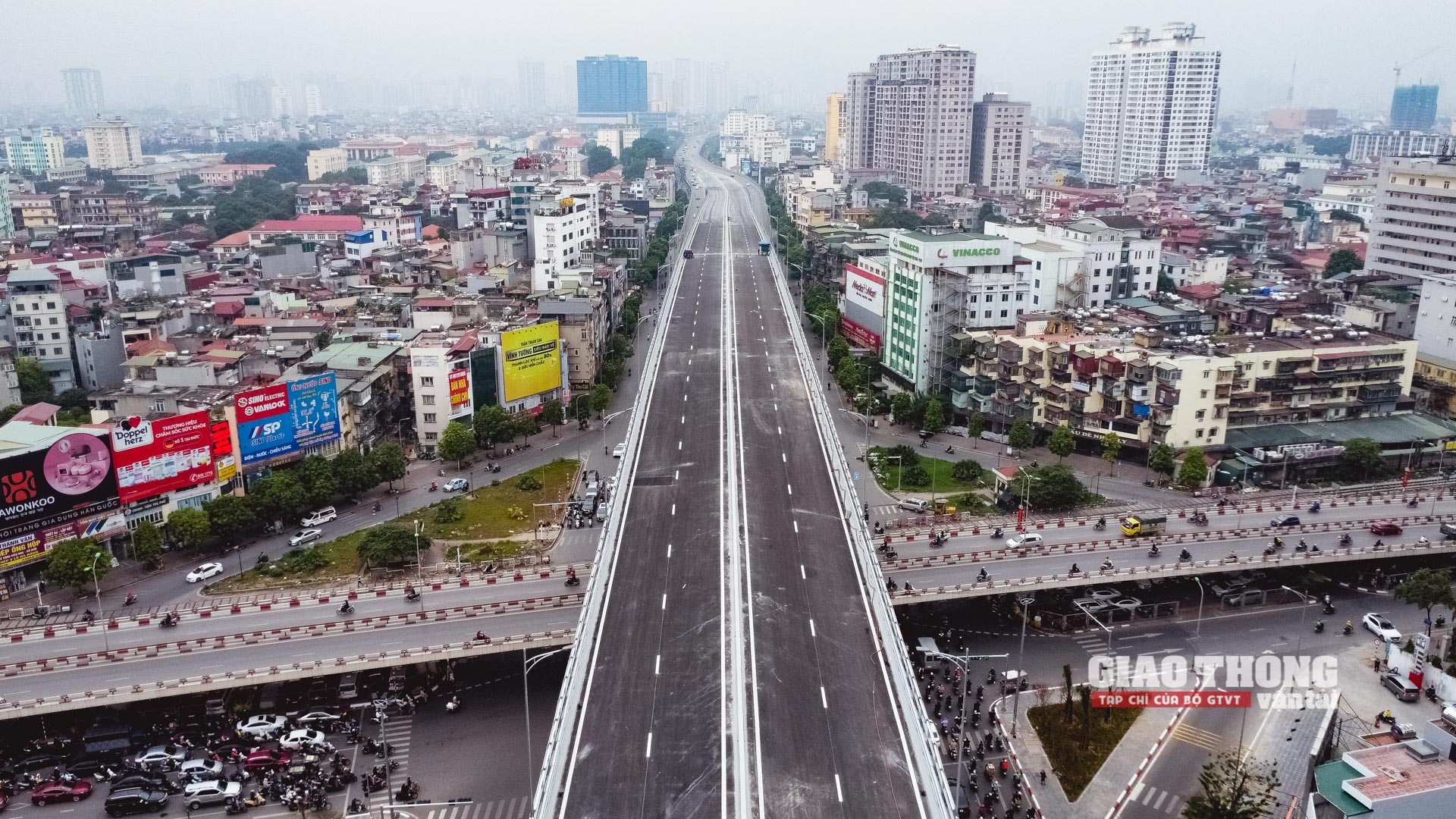 Ảnh: Xem 2 nhà thầu lớn làm đường trên cao đẹp nhất Hà Nội - Ảnh 18. Ảnh: Xem 2 nhà thầu lớn làm đường trên cao đẹp nhất Hà Nội - Ảnh 18.