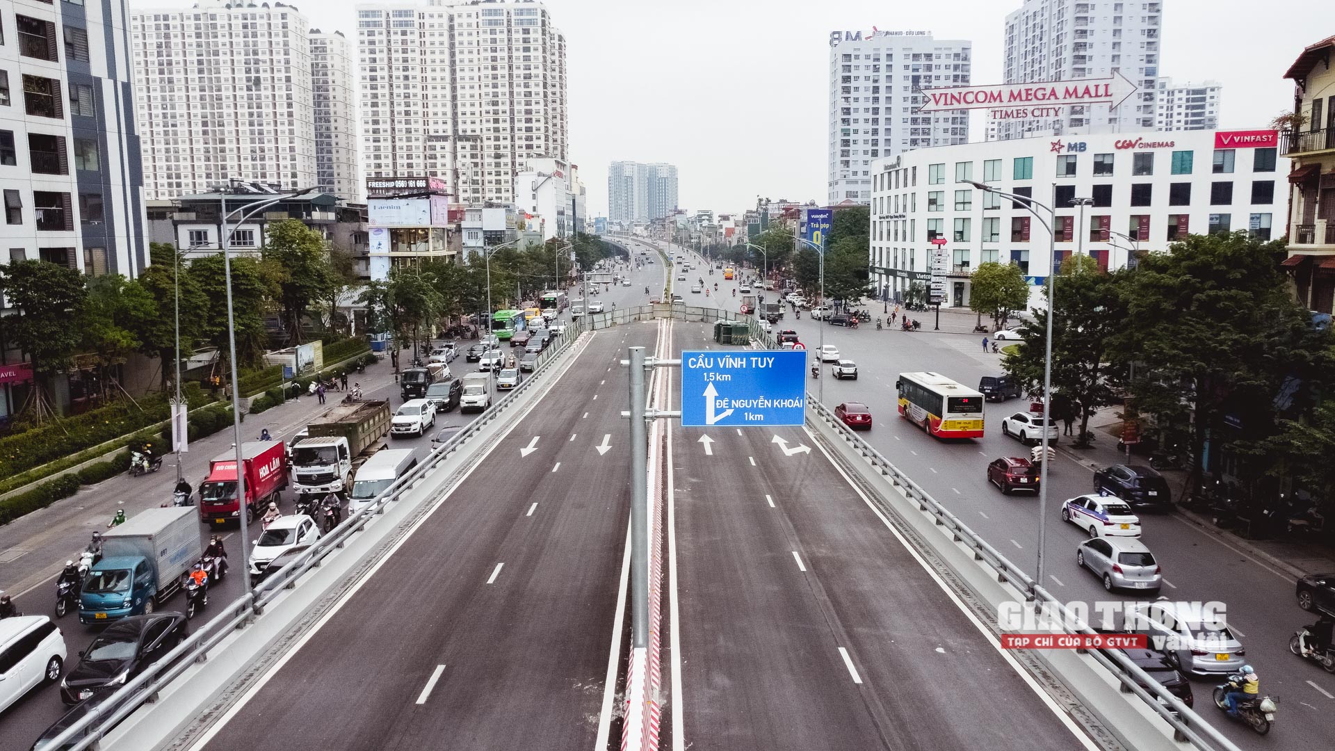 Ảnh: Xem 2 nhà thầu lớn làm đường trên cao đẹp nhất Hà Nội - Ảnh 4. Ảnh: Xem 2 nhà thầu lớn làm đường trên cao đẹp nhất Hà Nội - Ảnh 4.