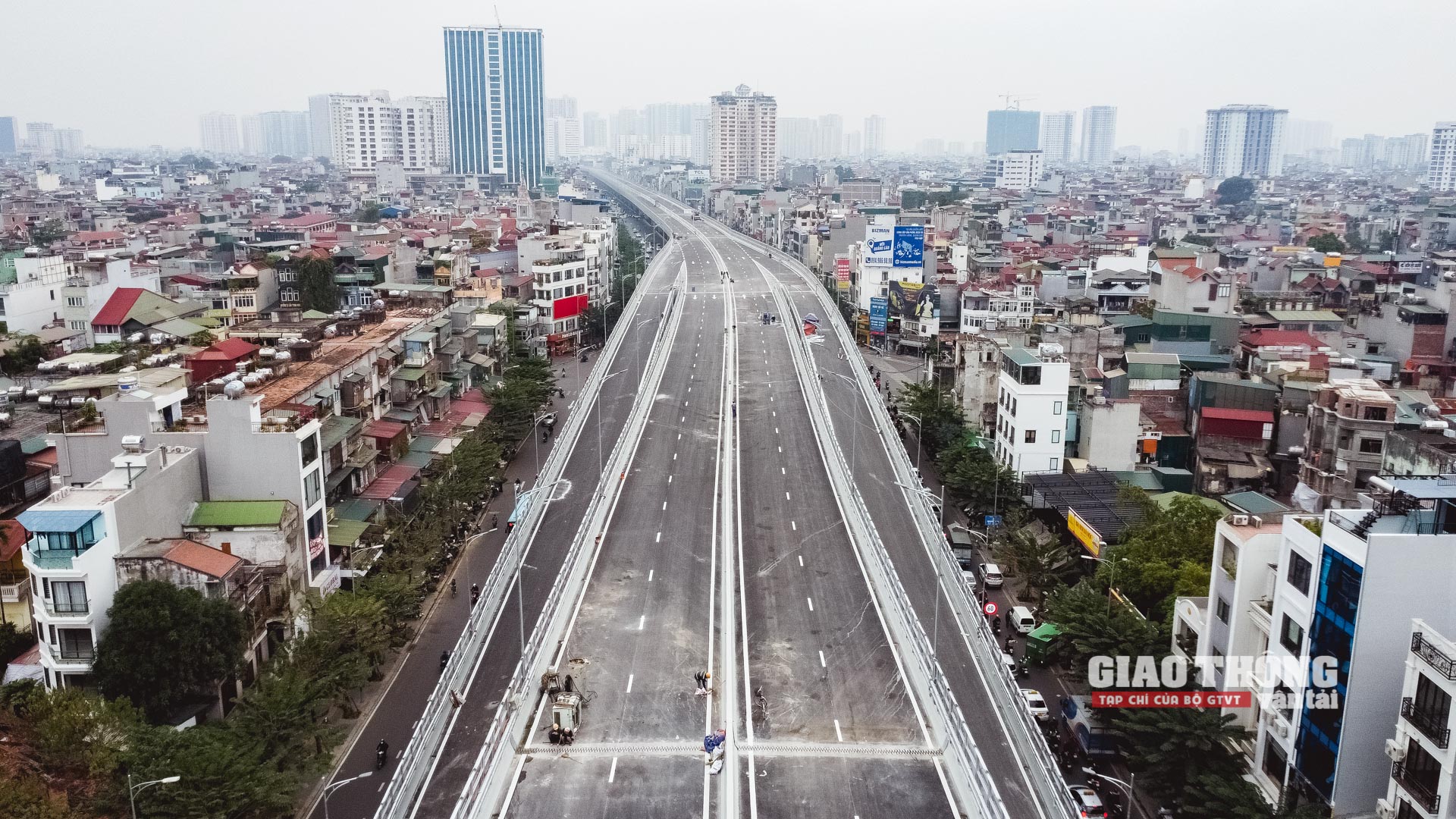 Ảnh: Xem 2 nhà thầu lớn làm đường trên cao đẹp nhất Hà Nội - Ảnh 6. Ảnh: Xem 2 nhà thầu lớn làm đường trên cao đẹp nhất Hà Nội - Ảnh 6.