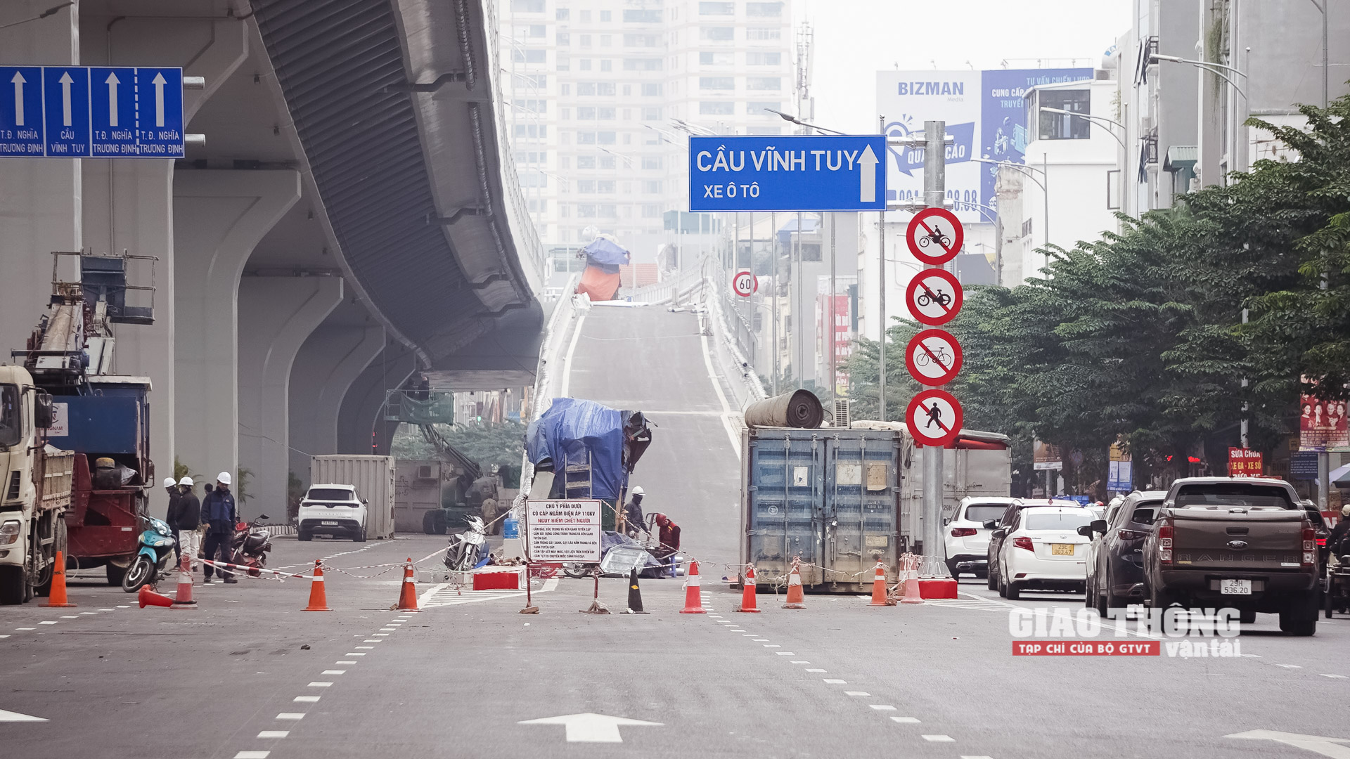 Ảnh: Xem 2 nhà thầu lớn làm đường trên cao đẹp nhất Hà Nội - Ảnh 7. Ảnh: Xem 2 nhà thầu lớn làm đường trên cao đẹp nhất Hà Nội - Ảnh 7.