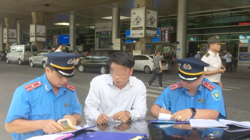 Bộ GTVT yêu cầu tăng cường xử lý "xe dù, bến cóc" - Ảnh 2. Bộ GTVT yêu cầu tăng cường xử lý "xe dù, bến cóc" - Ảnh 2.